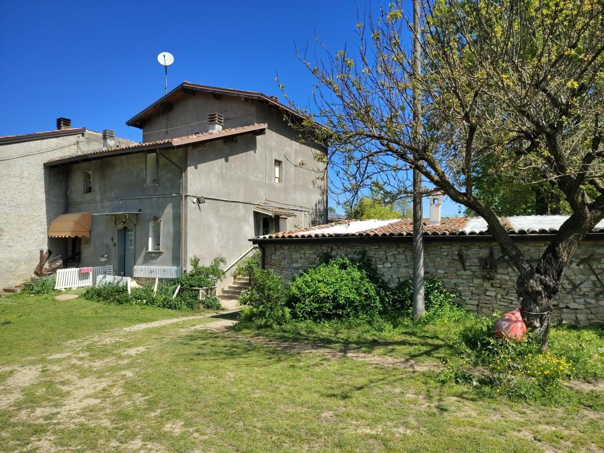 Bed and Breakfast La Baia Dei Lupi à Rezzano Extérieur photo